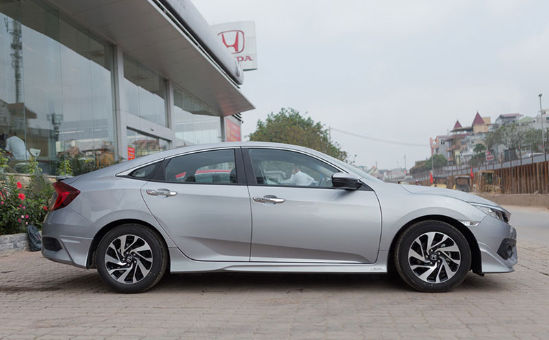 Chi tiết Honda Civic 1.8L giá 758 triệu tại Việt Nam